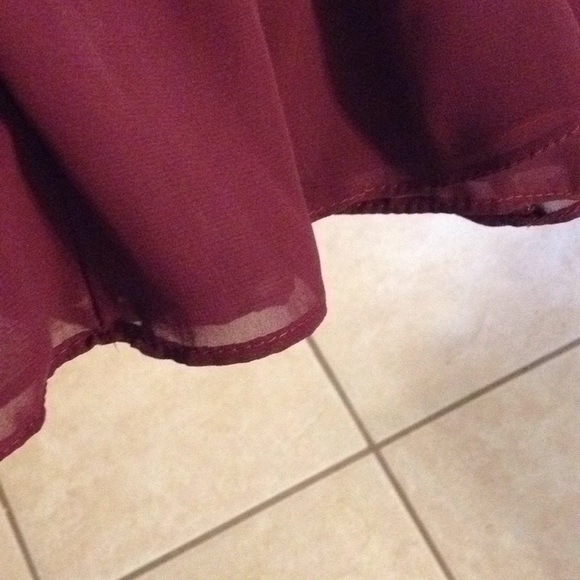 High neck Gown - Picture 7 of 8